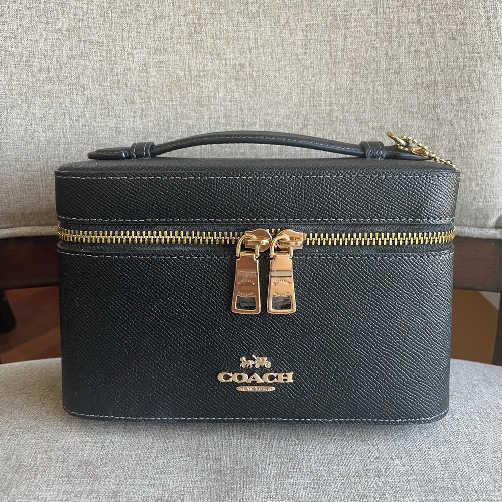 NWT！COACH COSMETIC CASE (COACH CW727) GOLD/BLACK gift receipt